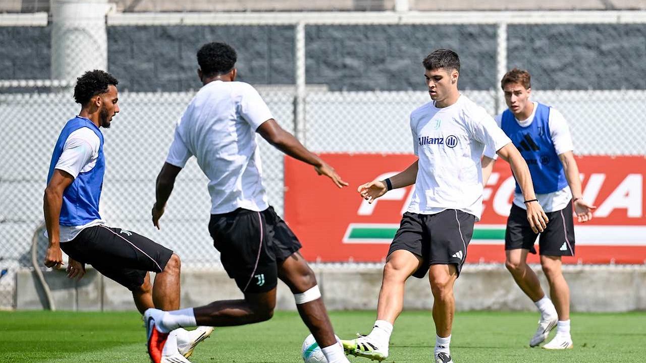 Mantan Bintang AC Milan Minta Juventus Sering Mainkan Vasilije Adzic