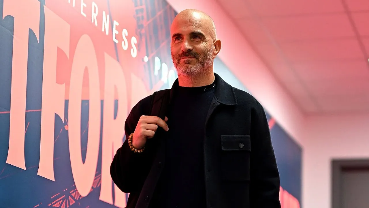 Pelatih Chelsea, Enzo Maresca. (Foto: Darren Walsh/Getty Images)