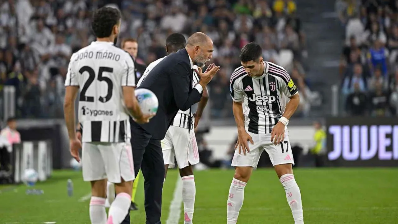 Vasilije Adzic bersama Igor Tudor (Image: Juventus)