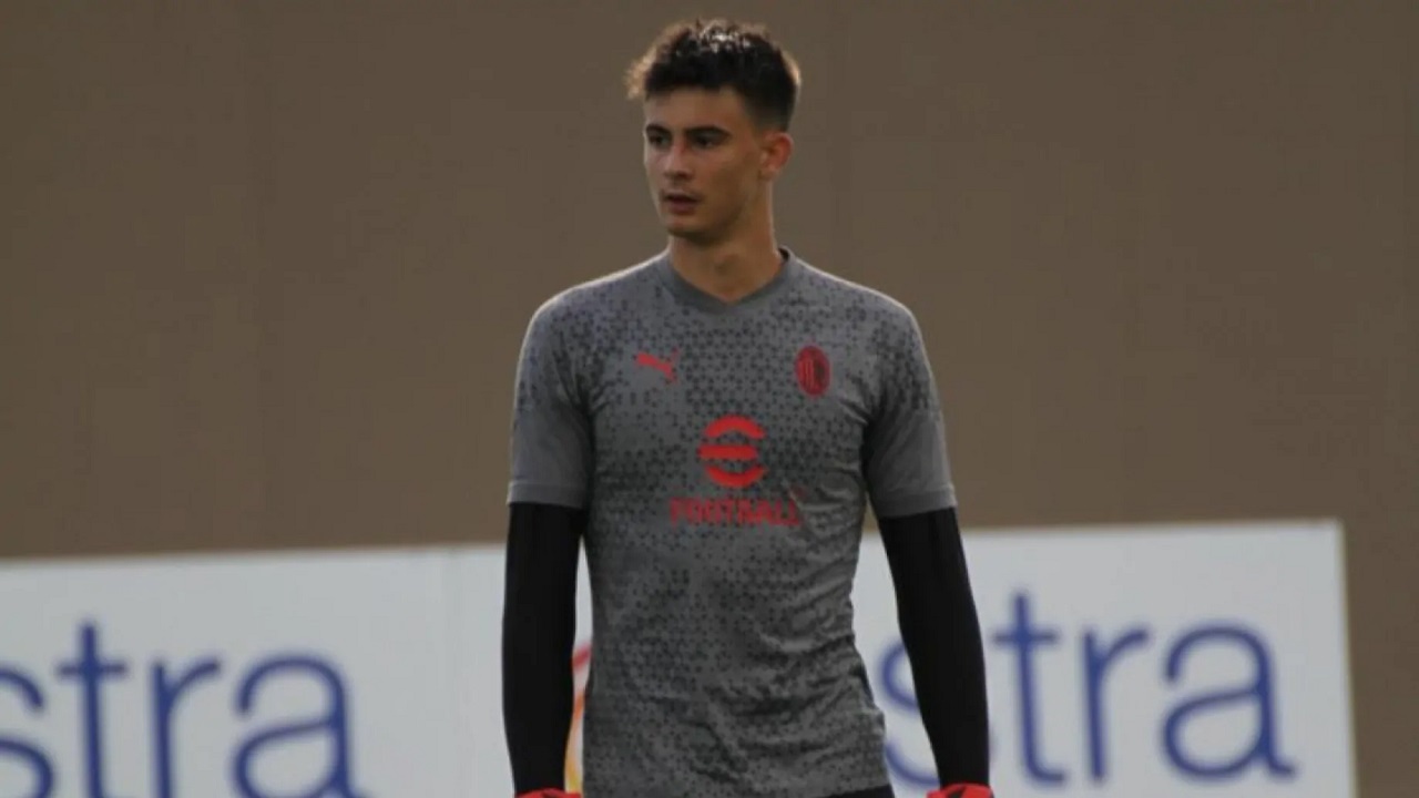 Mike Maignan Cedera, Lorenzo Torriani Bisa Jadi Penyelamat Milan