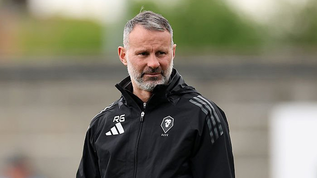 Ryan Giggs Tinggalkan Salford City, Siap Kembali ke MU?