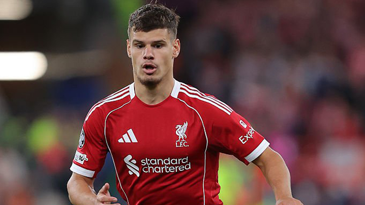 Alan Shearer Kritik Penampilan Milos Kerkez di Liverpool