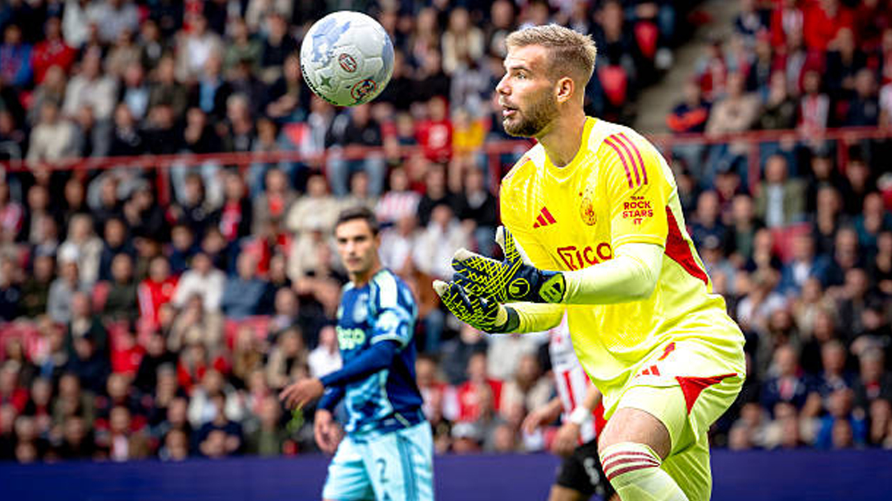 Pemain Pinjaman Liverpool Tampil Menonjol, Vitezslav Jaros Diandalkan Ajax