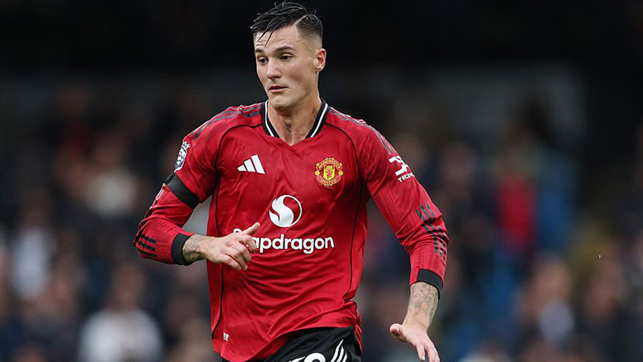 Teddy Sheringham Kritik Keputusan MU Rekrut Benjamin Sesko