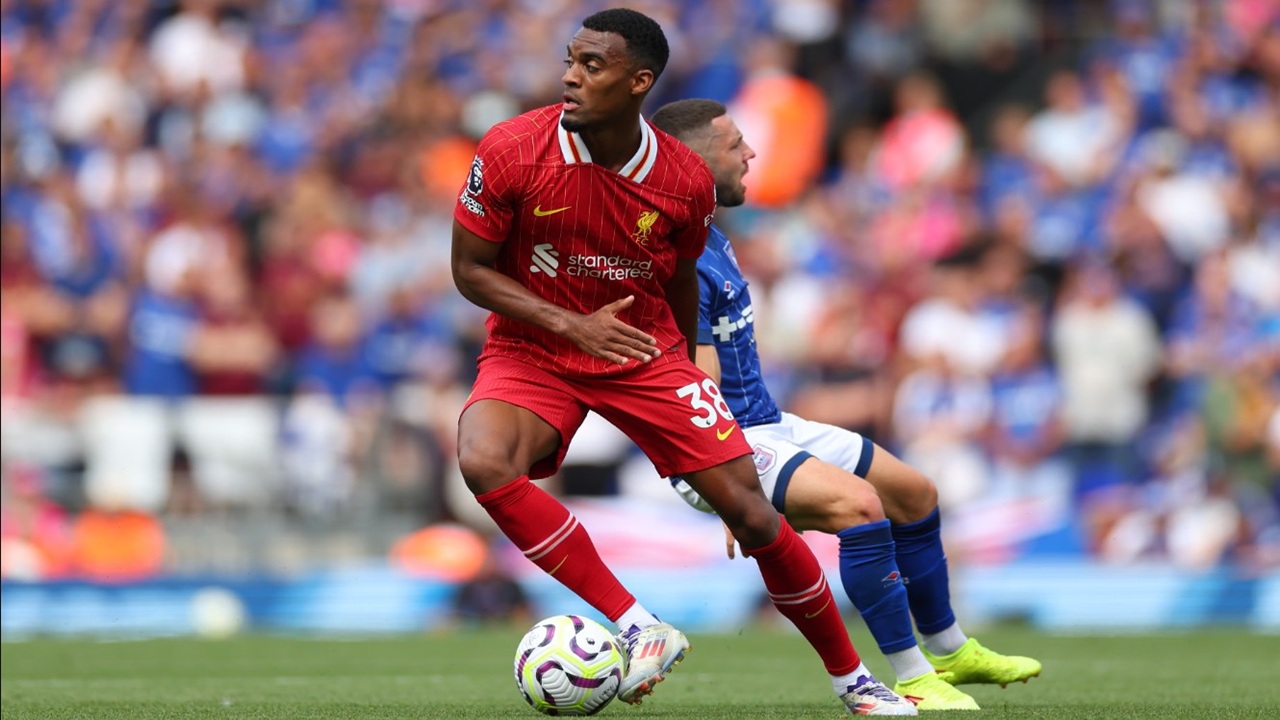 Joleon Lescott: Ryan Gravenberch Gelandang Terbaik Dunia!