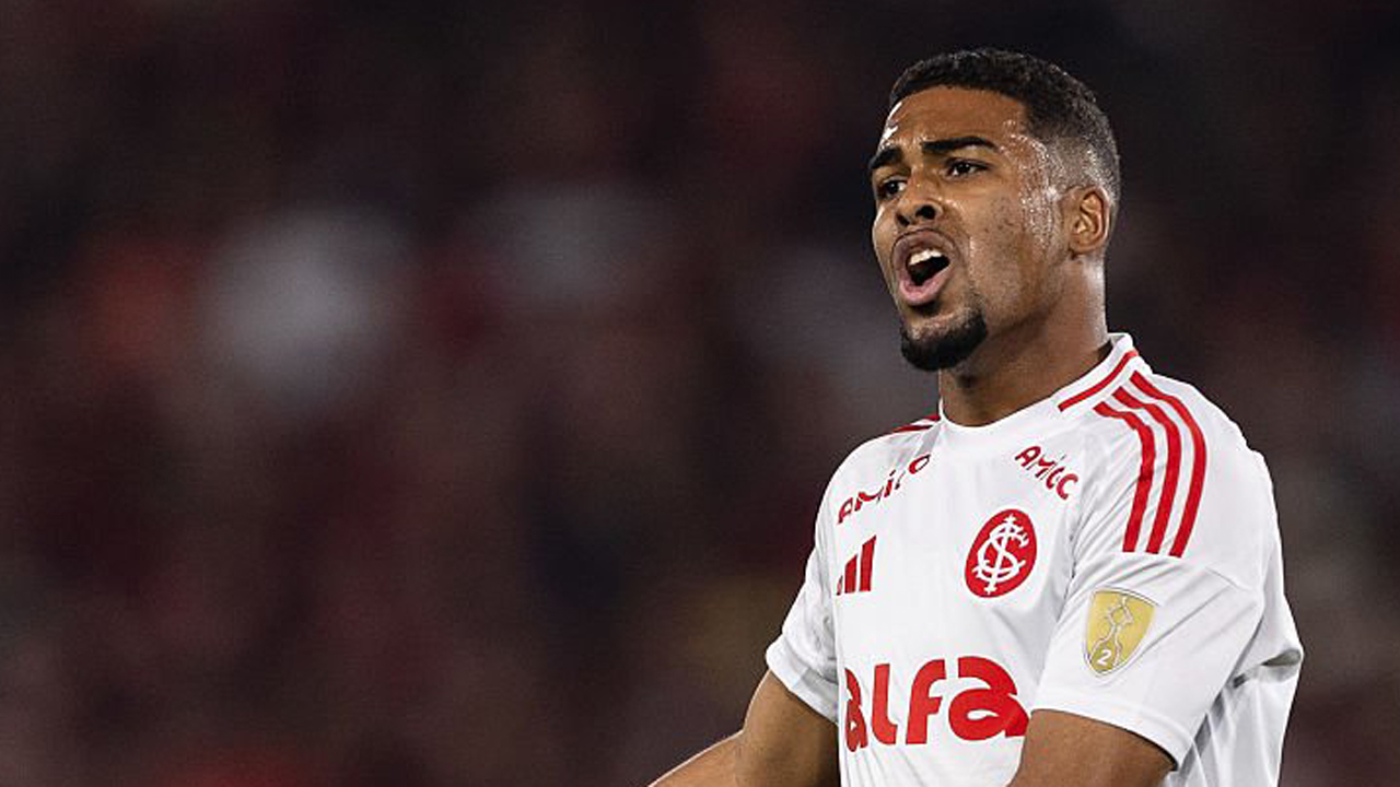 Gustavo Prado Masuk Daftar Target Leeds di Bursa Transfer Januari