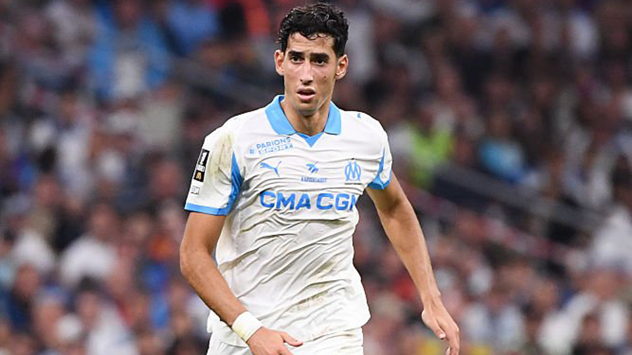 Nayef Aguerd Konfirmasi Dapat Serangan dari Fans di Bandara Marseille