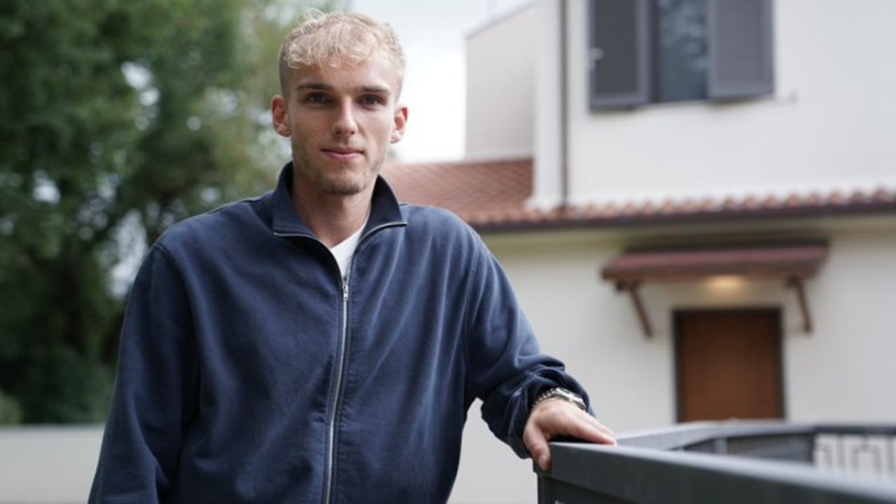 WInger Lazio Mengaku Hampir Gila Jalani Isolasi Karena Penyakitnya