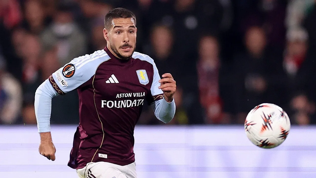 Playmaker Aston Villa, Emiliano Buendia. (Foto: Neville Williams/Getty Images)
