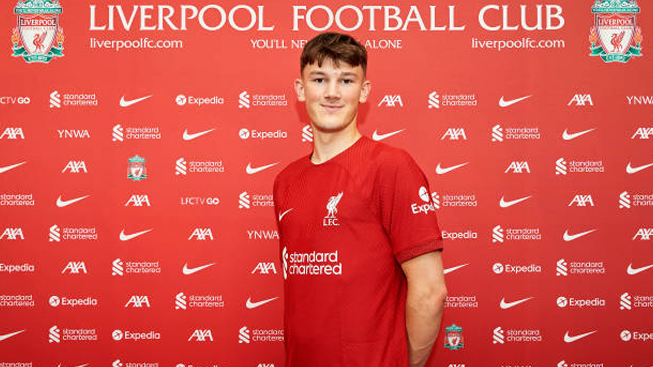 Karier Calvin Ramsay di Liverpool Meredup Setelah Awal yang Menjanjikan