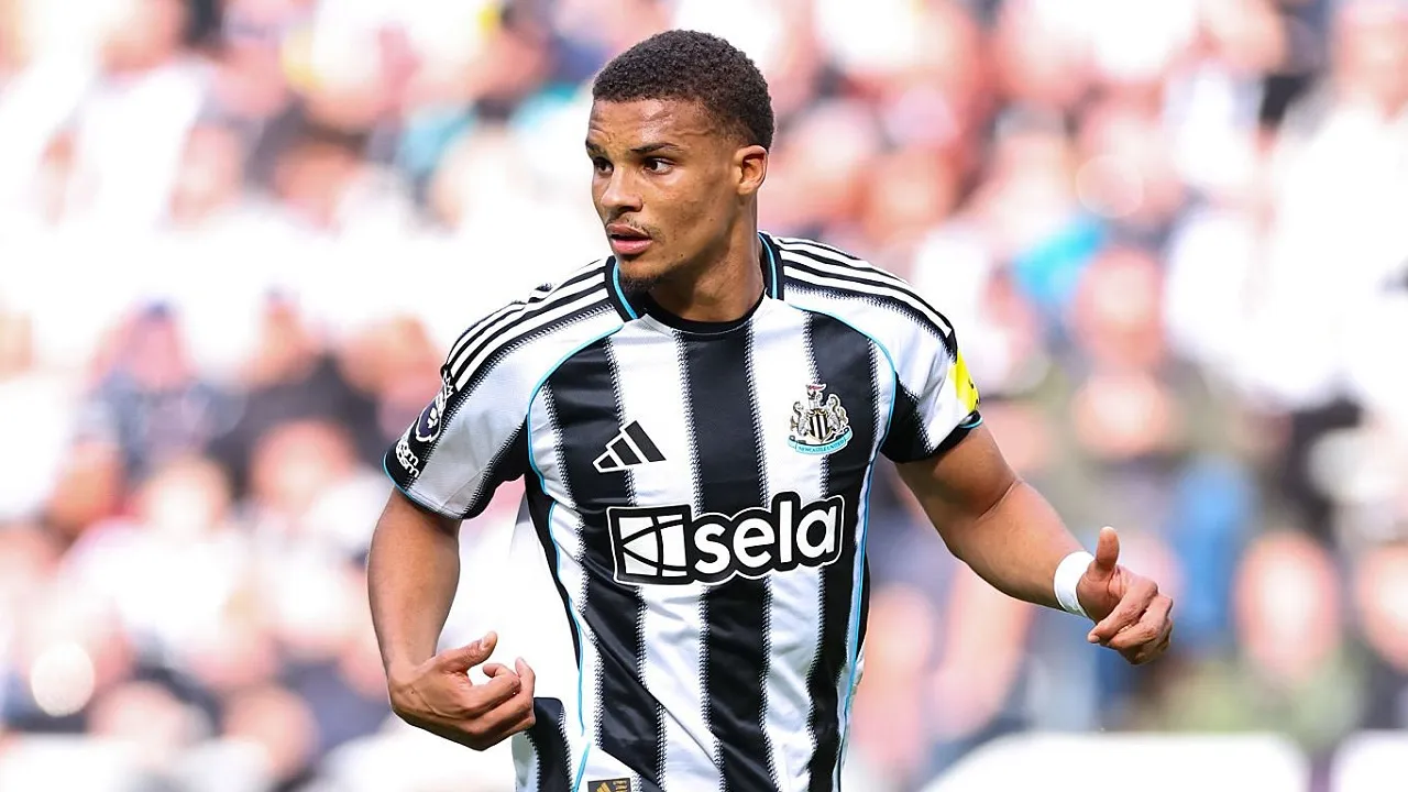 Bek Newcastle United, Malick Thiaw. (Foto: Robbie Jay Barratt - AMA/Getty Images)