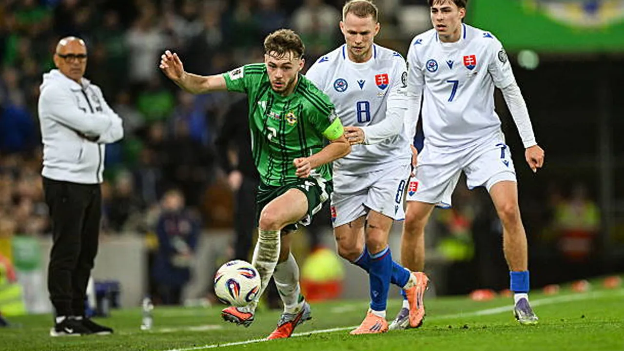 Conor Bradley Dipuji Usai Tampil Gemilang untuk Timnas Irlandia Utara