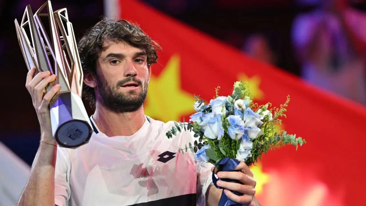 Reaksi Valentin Vacherot Mendapati Roger Federer Saksikan Final Di Shanghai