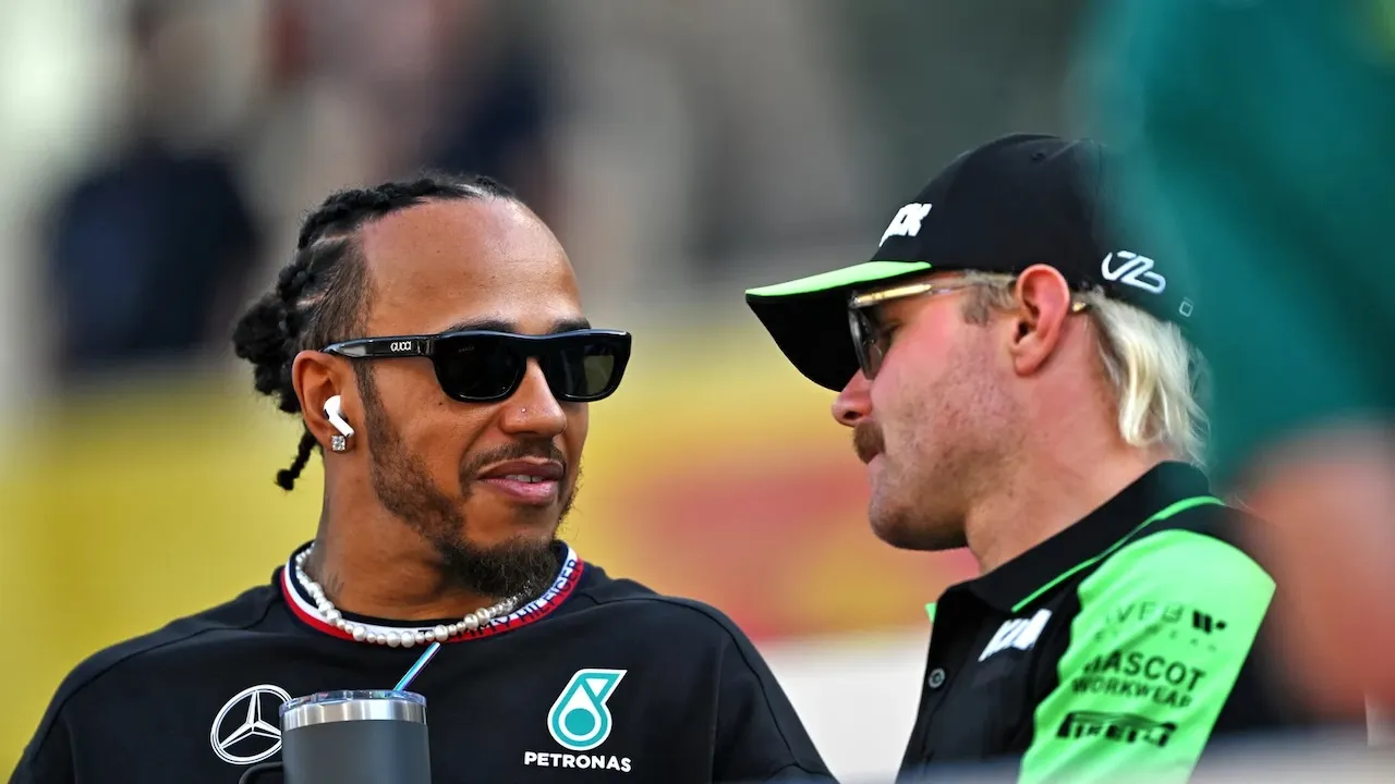 Kesulitan di Ferrari, Lewis Hamilton Dapat Dukungan dari Eks Rekan Setimnya