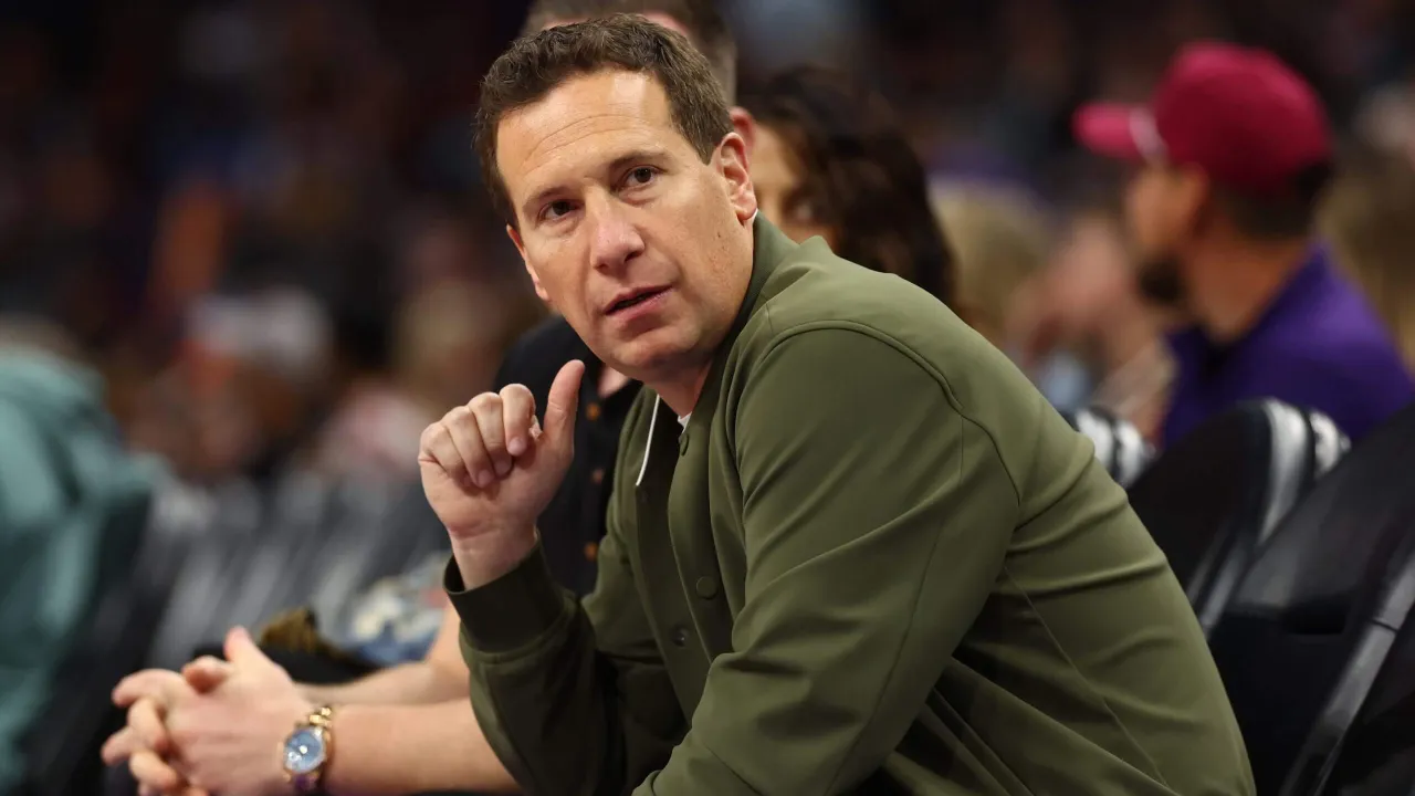 Mat Ishbia membela manajemennya dan bersikeras bahwa tim tidak melakukan kesalahan apa pun. (Foto: AP)