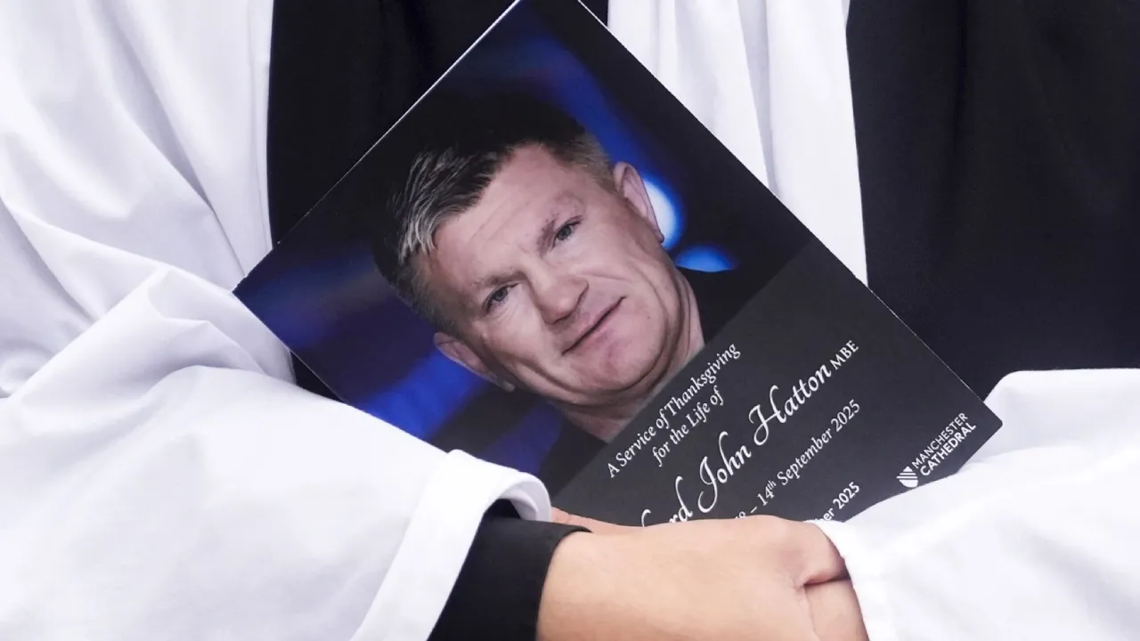 Hari Minggu lalu, ribuan orang berkumpul di Katedral Manchester untuk upacara peringatan yang menghormati kehidupan Ricky Hatton. (Foto: Fight TV)