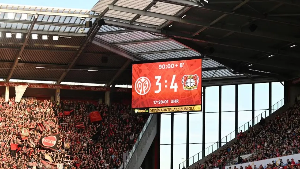 Grimaldo Cetak 2 Gol, Bayer Leverkusen Permalukan Mainz 3-4