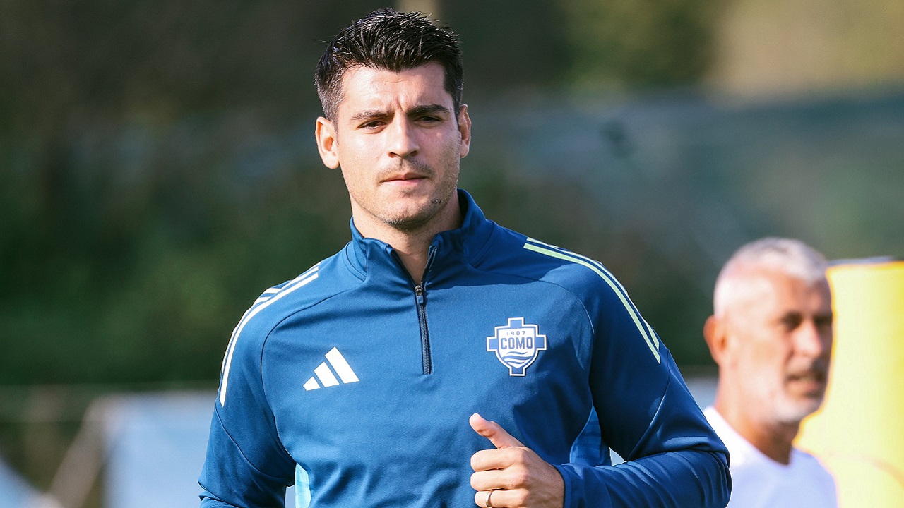 Alvaro Morata Gagal Cetak Gol Lagi, Cesc Fabregas Pasang Badan