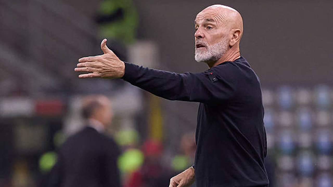 Kritik Keputusan Penalti, Stefano Pioli Nilai Fiorentina Tak Pantas Kalah