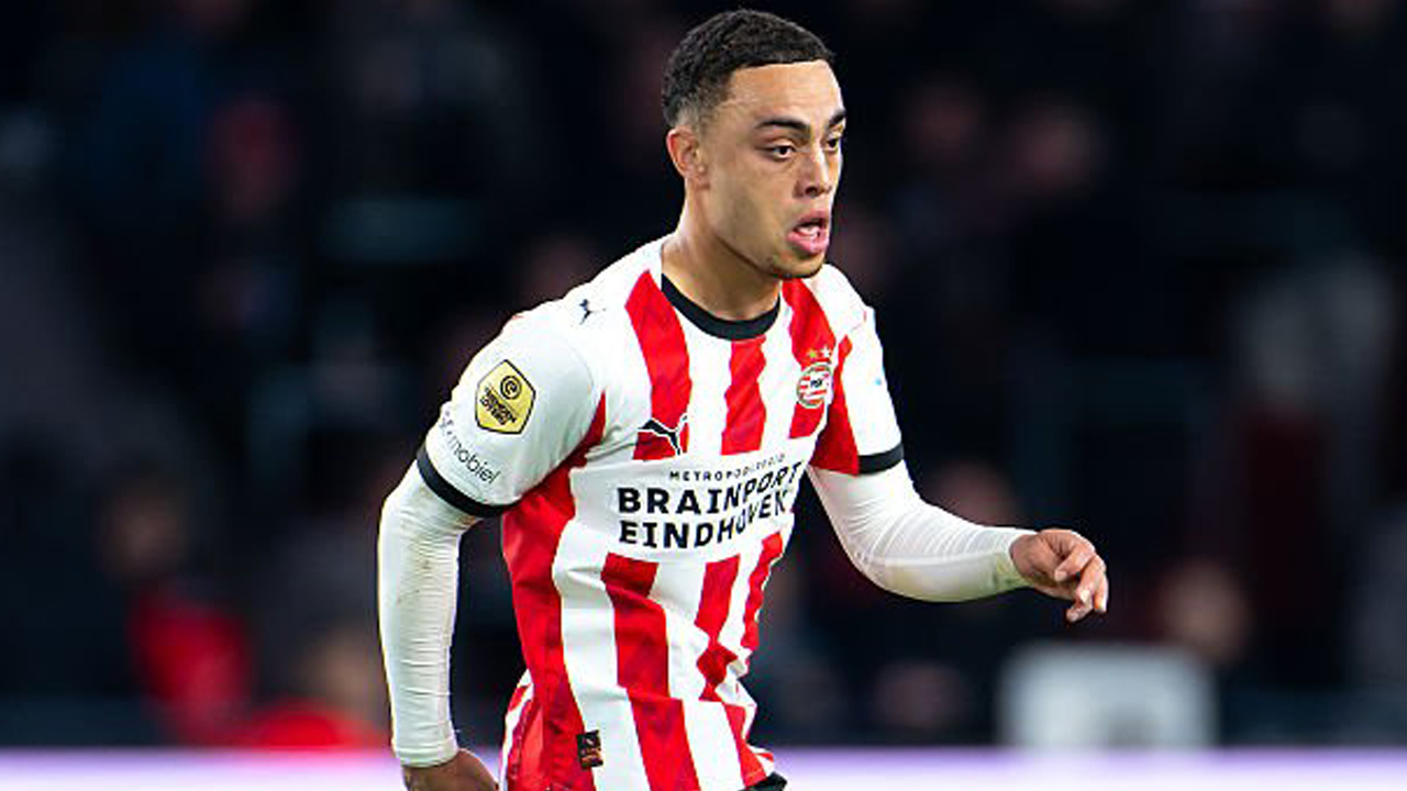 Tak Takut Juara Italia! Sergino Dest Yakin PSV Bisa Bikin Kejutan