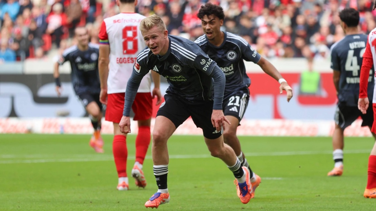 Frankfurt Pastikan Oscar Hojlund Bakal Absen Lawan Liverpool di UCL