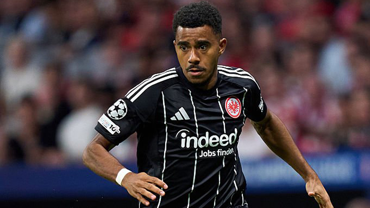 Ansgar Knauff Akui Liverpool Terlalu Tangguh untuk Eintracht Frankfurt