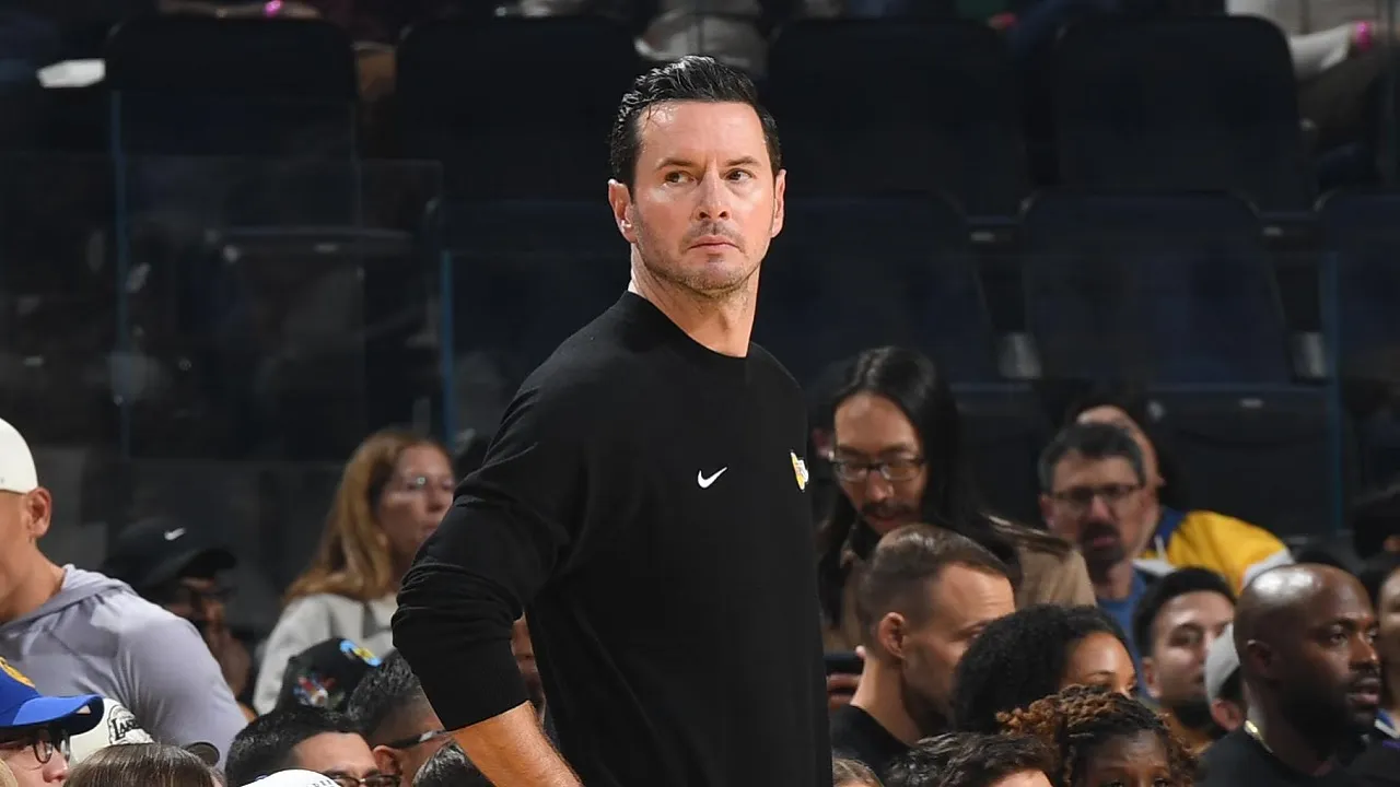 JJ Redick ungkap penyebab kekalahan Lakers dari Warriors. (Gambar: Bleacher Report)