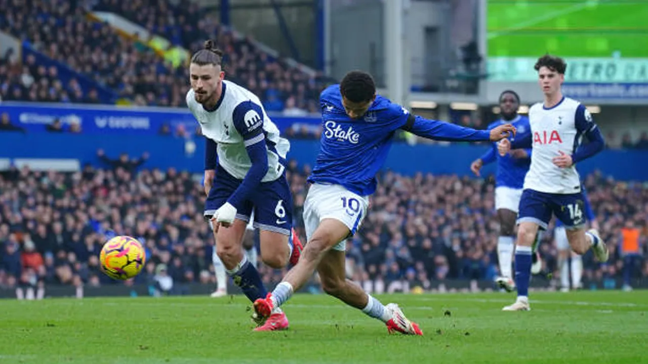 Everton vs Tottenham via gettyimages
