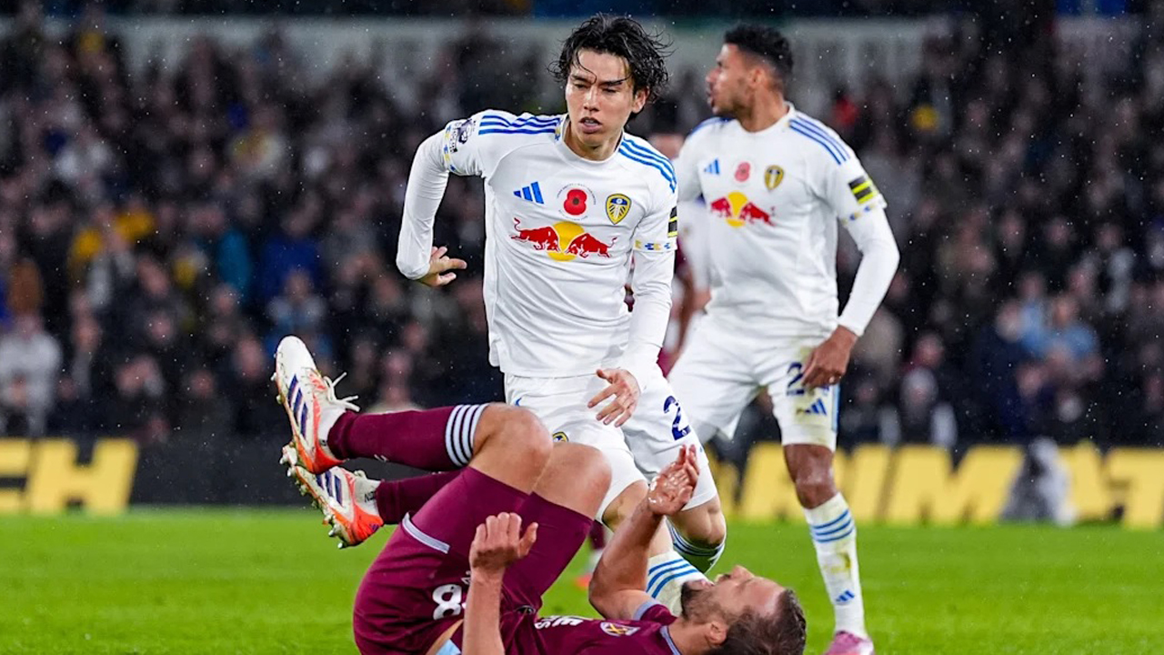 Comeback Manis Ao Tanaka! Leeds United Taklukkan West Ham 2-1