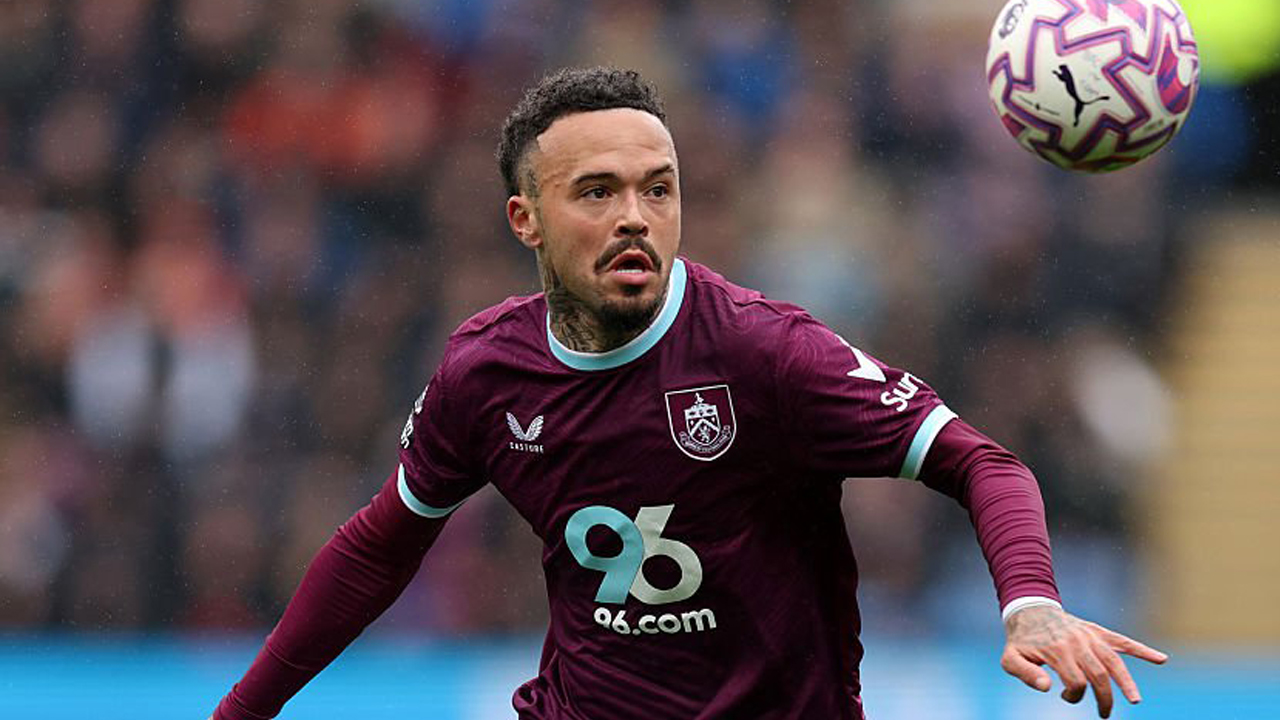 Quilindschy Hartman Cerita Perjalanan Adaptasinya yang Mulus di Burnley