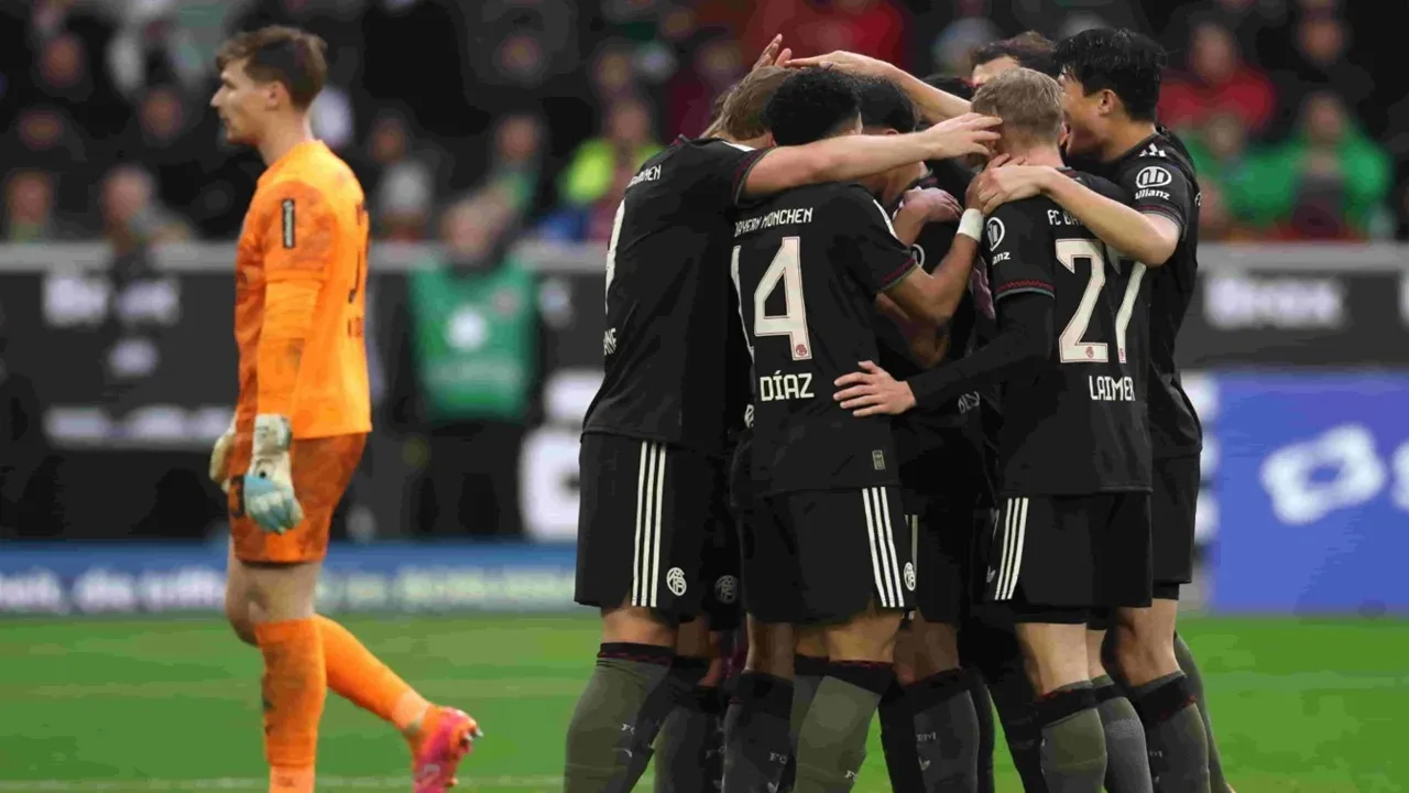Selebrasi Pemain Bayern Munich Usai Berhasil Jebol Gawang Borussia Monchengladbach (Sumber: Getty Images)