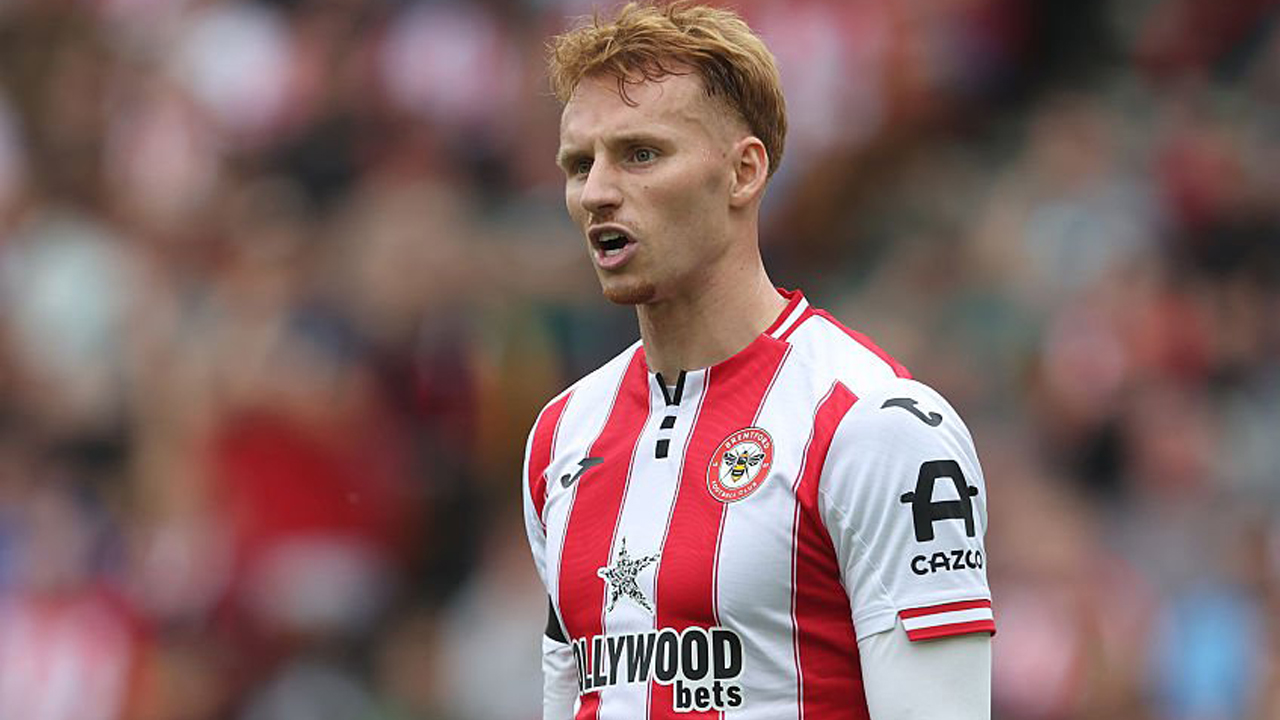 Sepp van den Berg Hepi Brentford Sukses Kalahkan Sang Juara Bertahan