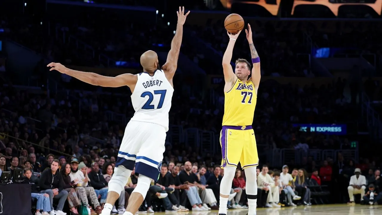 Dirk Nowitzki prediksi Luka Doncic akan jadi top skor. (Gabar: Spectrum News)