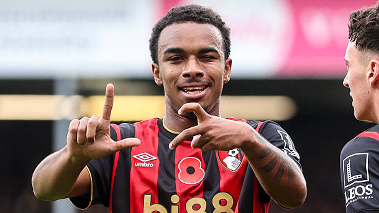 Eli Junior Kroupi Tuai Pujian Usai Bawa Bournemouth Menang Atas Forest