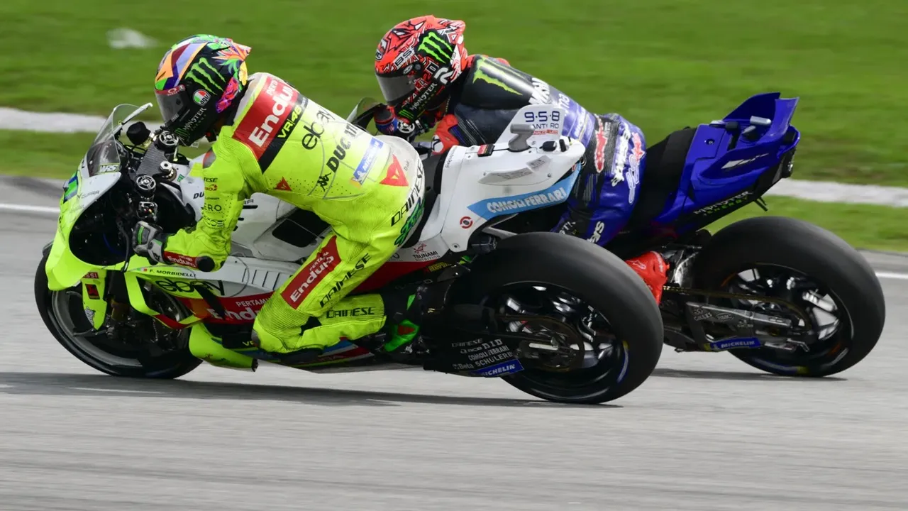 Fabio Quartararo Hanya Bisa Pasrah Saat Dapat Serangan Agresif Morbidelli