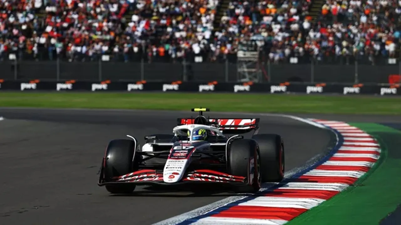 Oliver Bearman Gembira Bisa Berduel dengan Verstappen di GP Meksiko