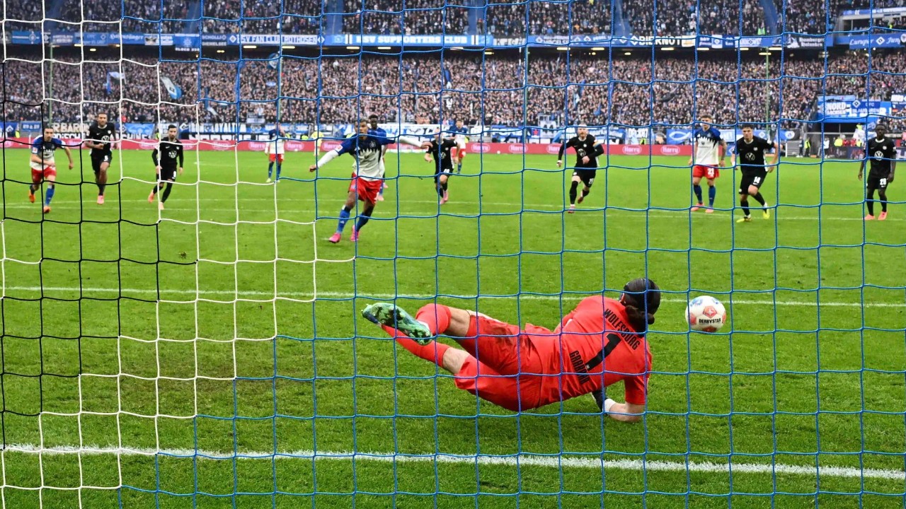 VfL Wolfsburg Pecundangi Hamburg 0-1, Grabara: Beruntung Bisa Menang!