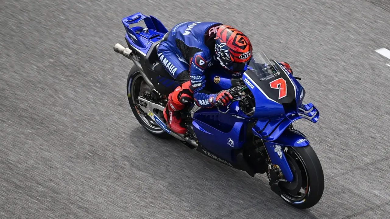 Augusto Fernandez menggunakan motor Yamaha V4 di MotoGP Malaysia 2025