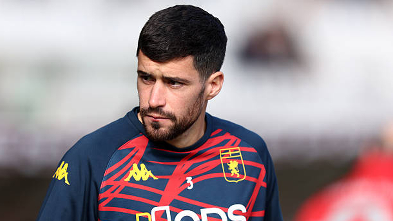 Lazio Awasi Situasi Aaron Martin, Genoa Tak Ingin Kehilangan Bek Andalannya