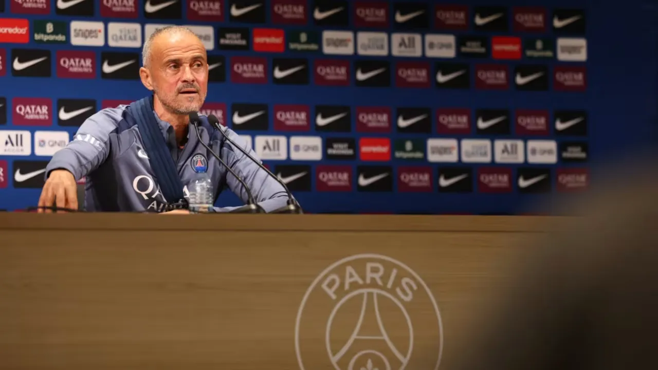 PSG Tandang ke Lorient, Luis Enrique: Itu Akan Sulit