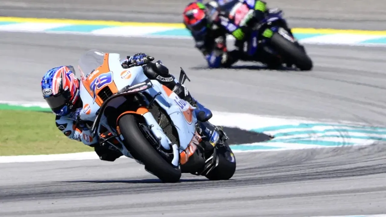 Ai Ogura Tembus 10 Besar, Jadi Aprilia Tercepat di MotoGP Malaysia