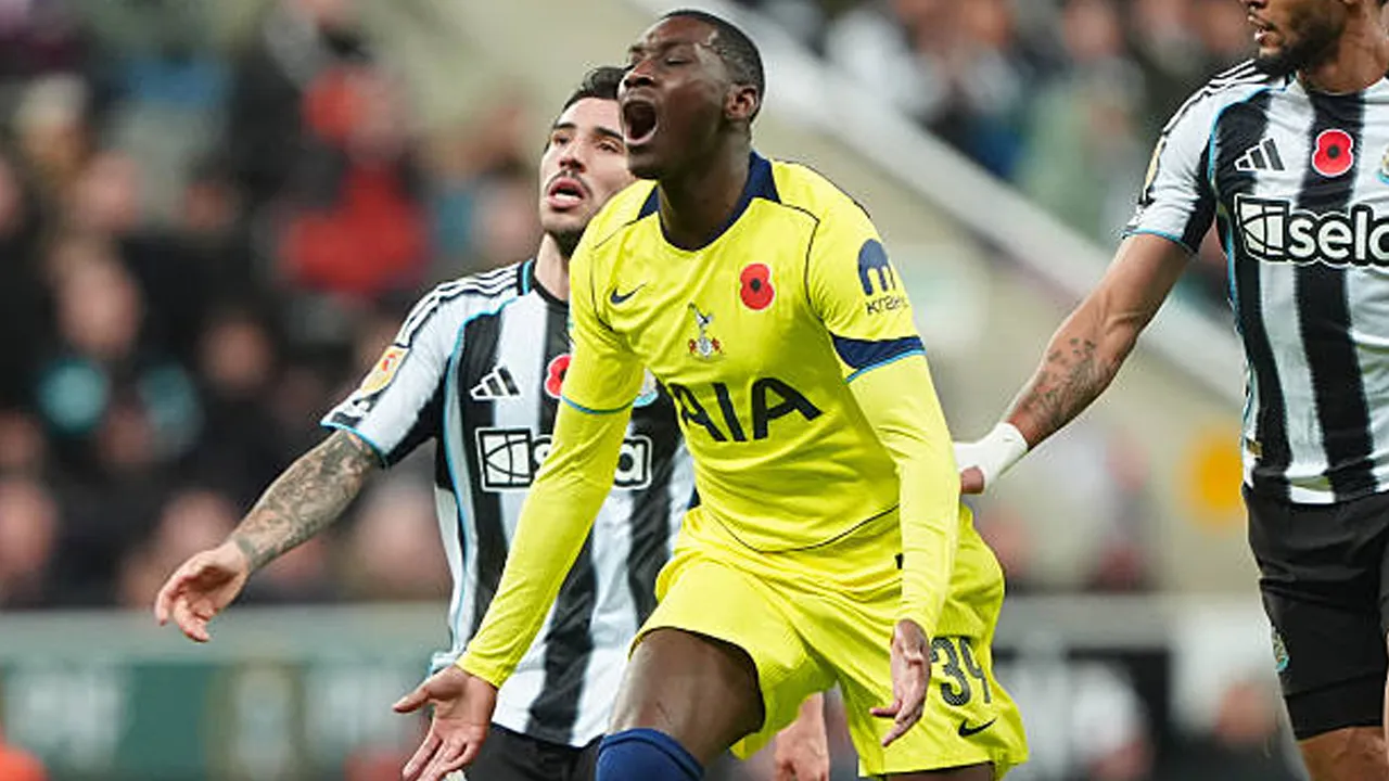 Newcastle United vs Tottenham via gettyimages