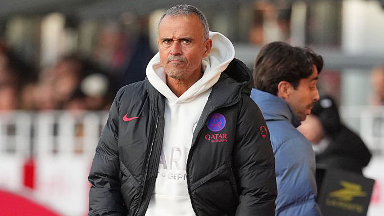 PSG Gagal Menang di Markas Lorient, Luis Enrique Kecewa