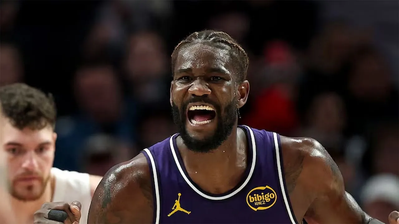 LeBron James Senang Punya Bigman Seperti Deandre Ayton