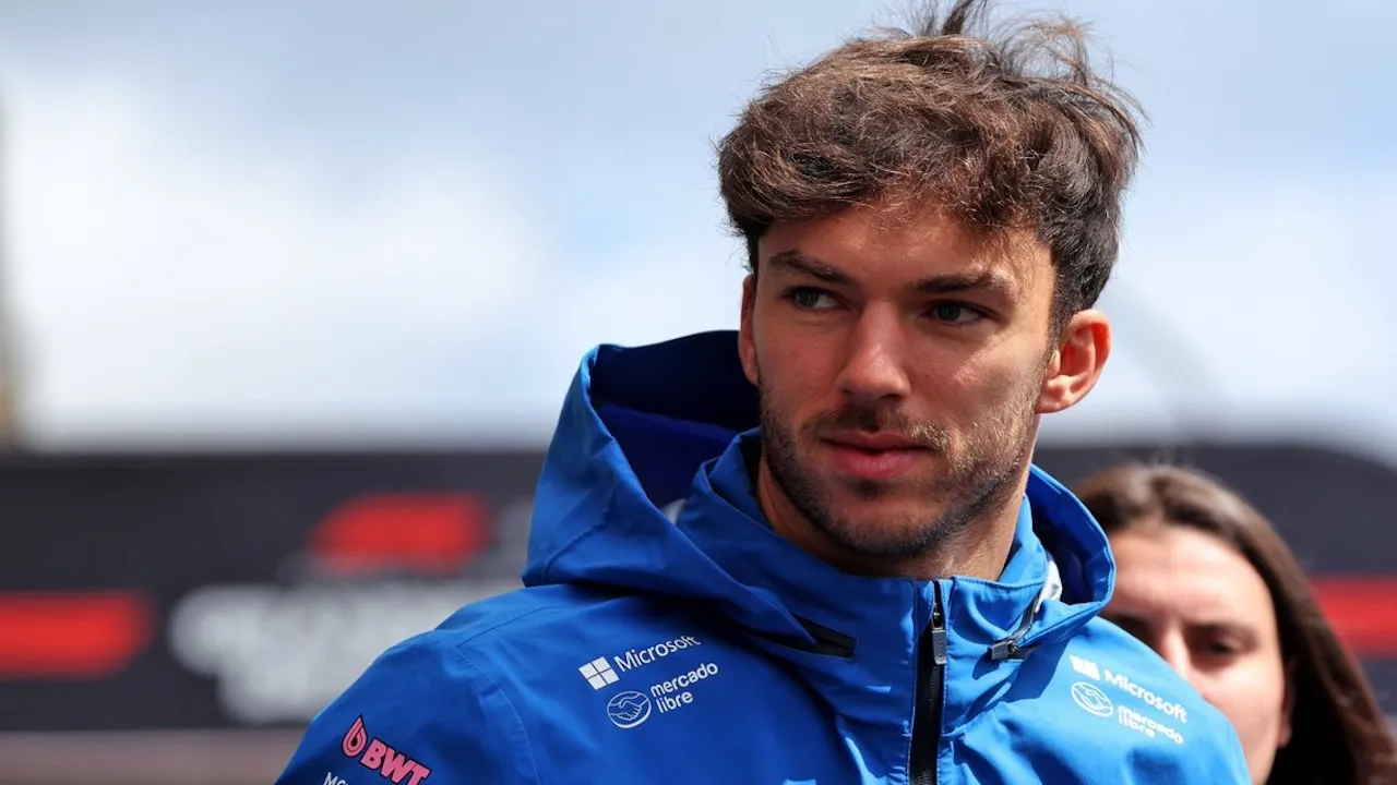 Pierre Gasly Jujur ke Hamilton, Sebut Ferrari SF-25 “Tampak Buruk” di Qatar