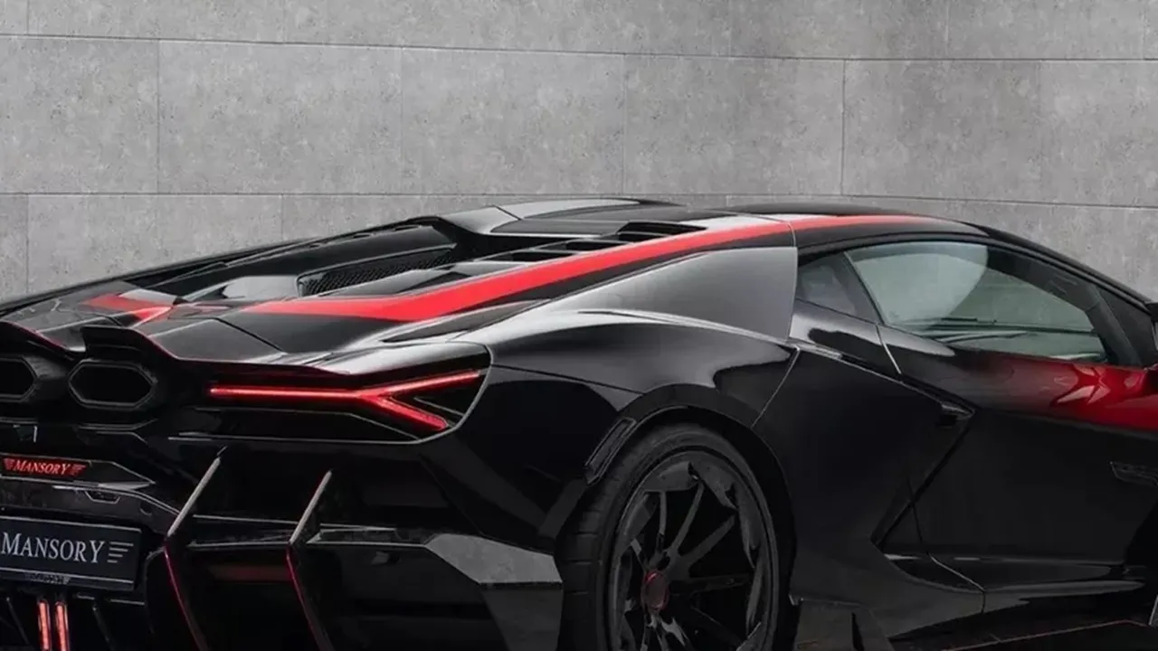 Esteban Ocon Pamerkan Lamborghini Edisi Terbatas Miliknya