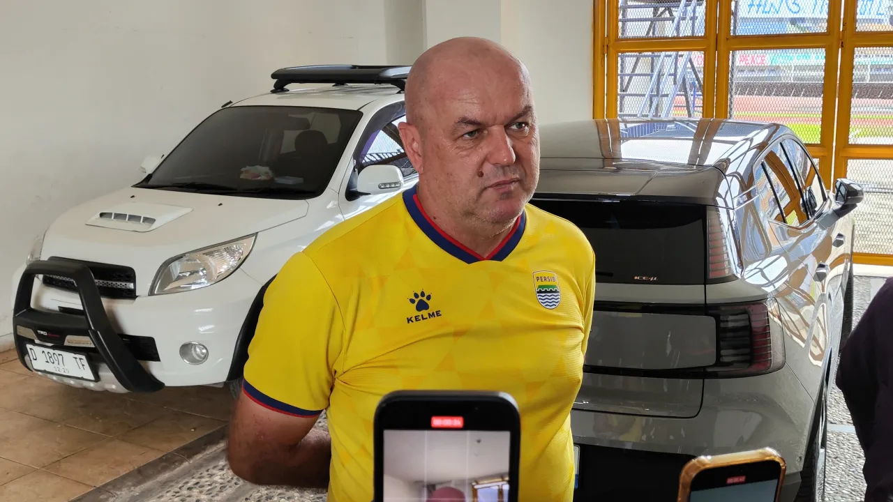 Pelatih Persib, Bojan Hodak