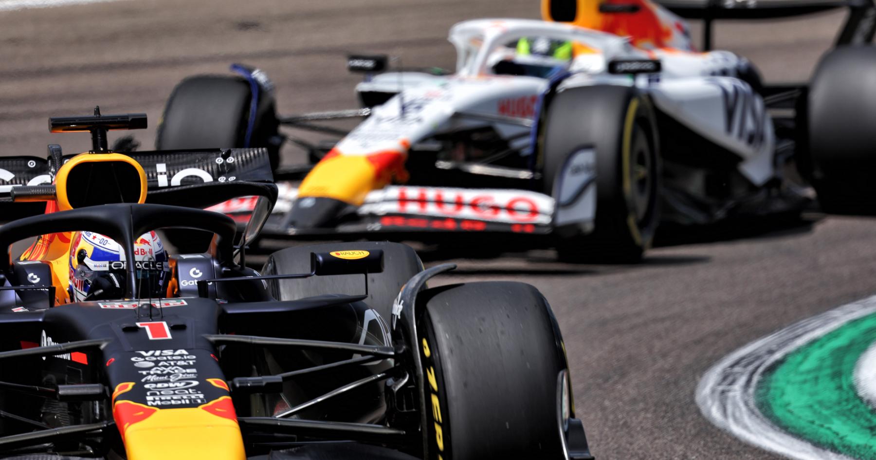 Hadjar Hadapi Tantangan Berat Lawan Verstappen di Red Bull