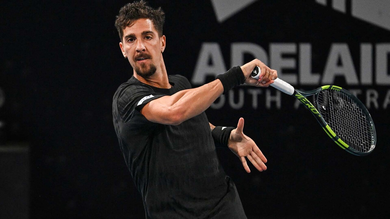 Berjuang Dengan Rasa Sakit, Thanasi Kokkinakis Bertahan Di Adelaide