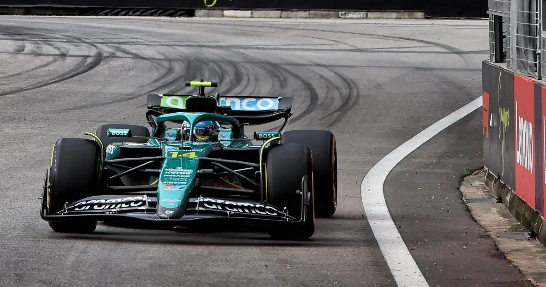 Dukungan Besar Fans untuk Aston Martin di F1 - sumber: (racingnews365)